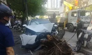 Nữ tài xế tông nhiều xe máy ở Hà Nội, ít nhất 7 người bị thương